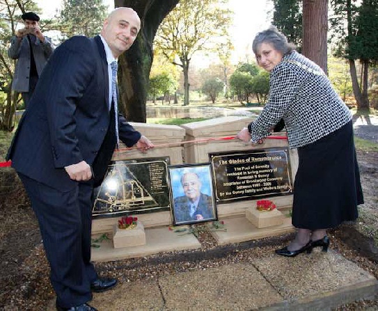 The Mayor of Woking unveiling the memorial plaque with Erkin Guney